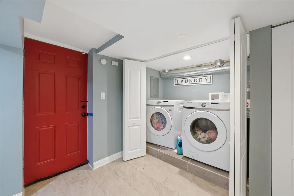 1053 West 104th Place Chicago IL 60643