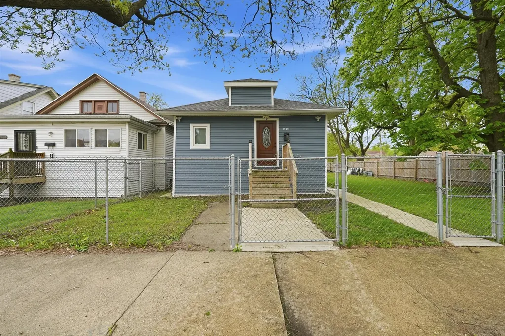 1053 West 104th Place Chicago IL 60643