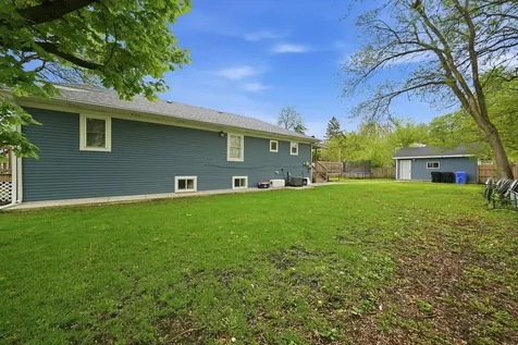 1053 West 104th Place Chicago IL 60643