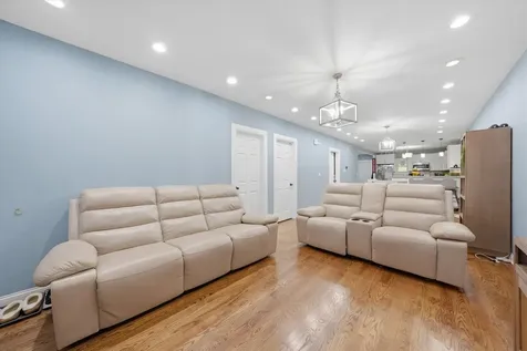 1053 West 104th Place Chicago IL 60643
