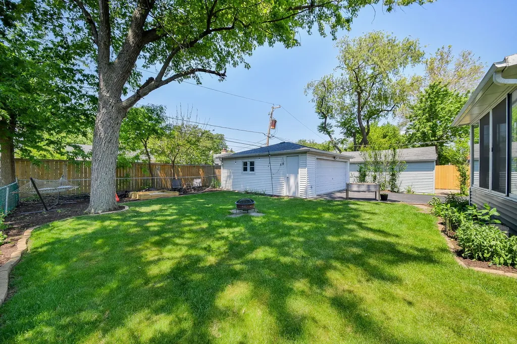 432 South Knollwood Drive Wheaton IL 60187