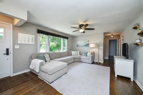 432 South Knollwood Drive Wheaton IL 60187