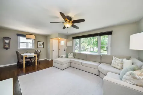 432 South Knollwood Drive Wheaton IL 60187