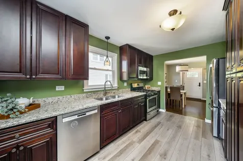 432 South Knollwood Drive Wheaton IL 60187