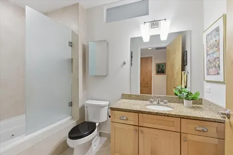 2515 Prairie Avenue Evanston IL 60201