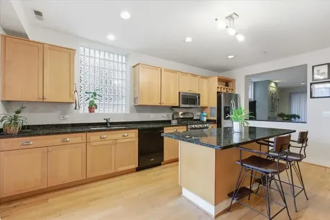 2515 Prairie Avenue Evanston IL 60201