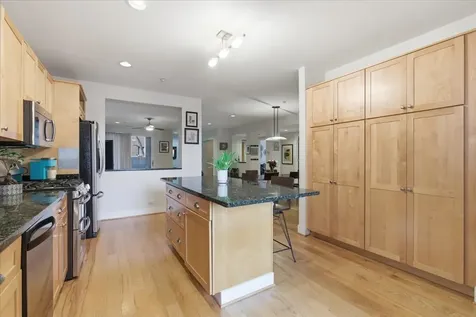 2515 Prairie Avenue Evanston IL 60201