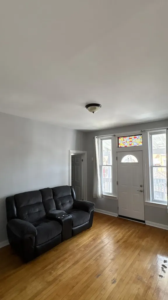 2620 South Sawyer Avenue Chicago IL 60623