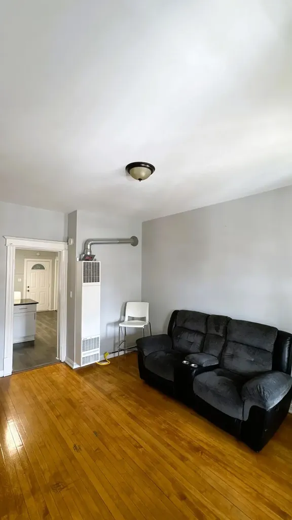 2620 South Sawyer Avenue Chicago IL 60623