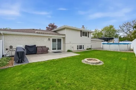 549 Willow Lane Beecher IL 60401