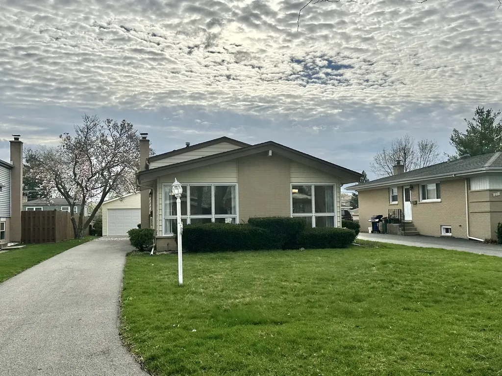 1243 South Mitchell Avenue Arlington Heights IL 60005