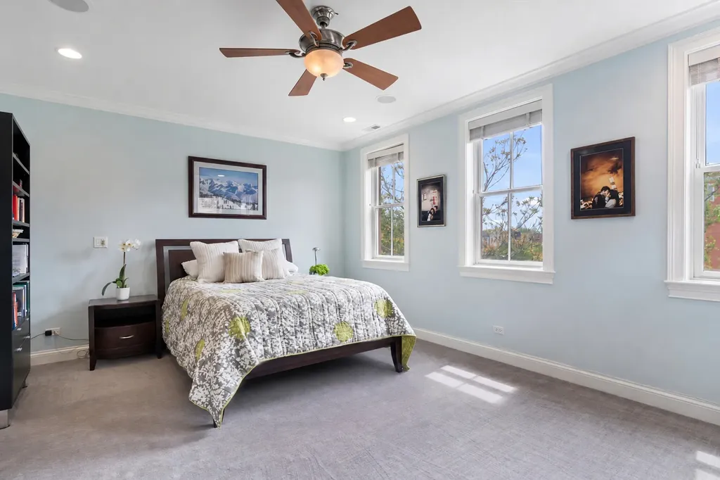 3842 North Southport Avenue Chicago IL 60613