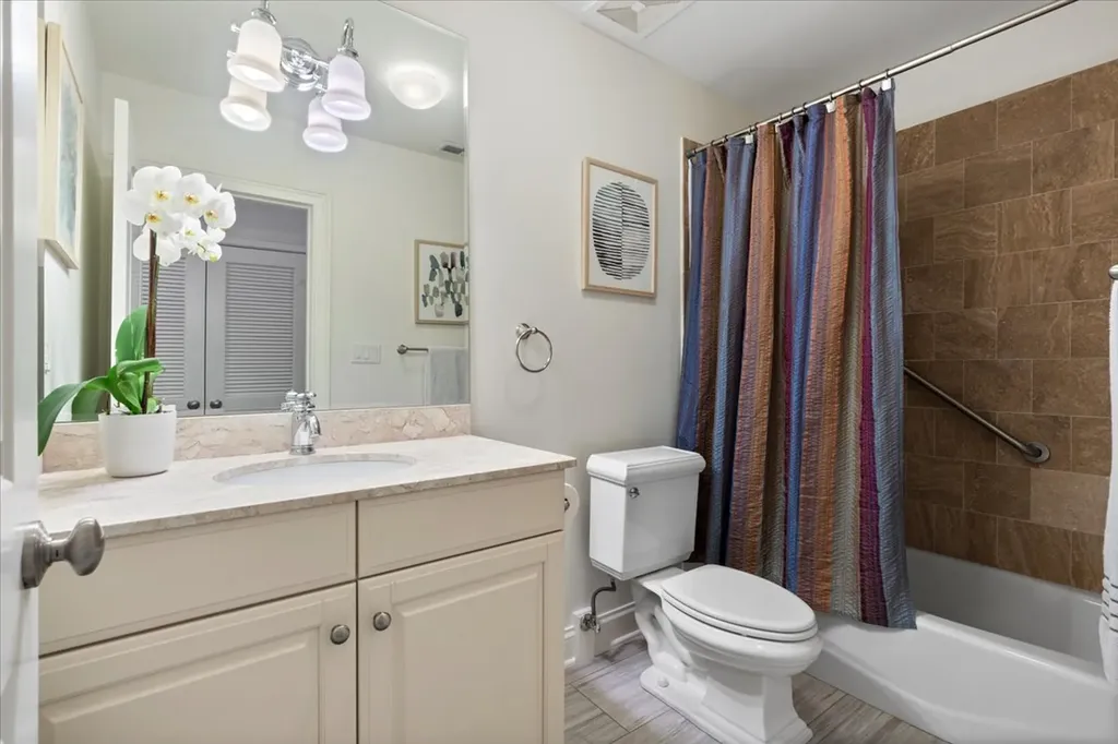 3842 North Southport Avenue Chicago IL 60613