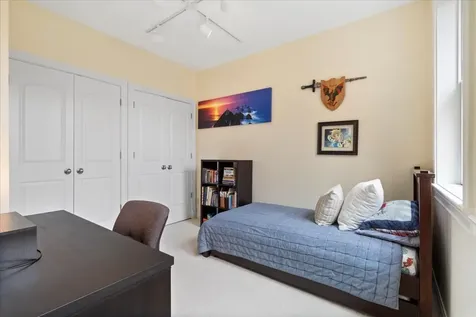 3842 North Southport Avenue Chicago IL 60613
