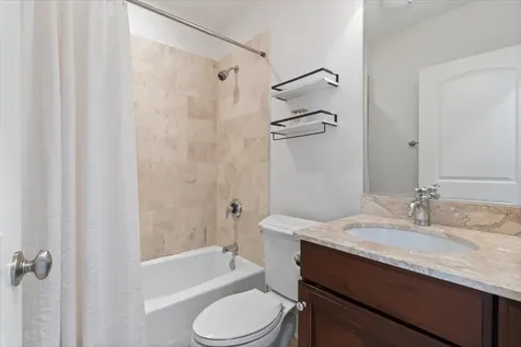 3842 North Southport Avenue Chicago IL 60613
