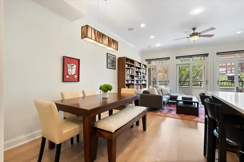 3842 North Southport Avenue Chicago IL 60613