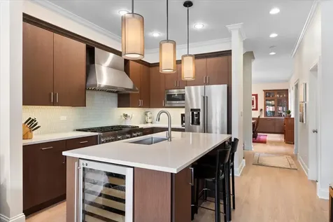 3842 North Southport Avenue Chicago IL 60613
