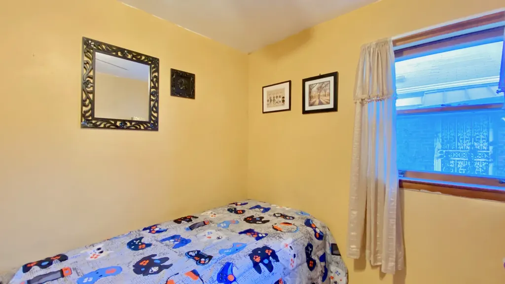1633 East 93rd Street Chicago IL 60617