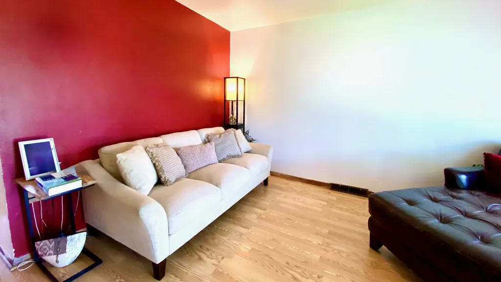 1633 East 93rd Street Chicago IL 60617