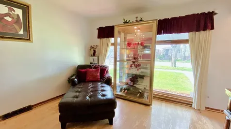 1633 East 93rd Street Chicago IL 60617