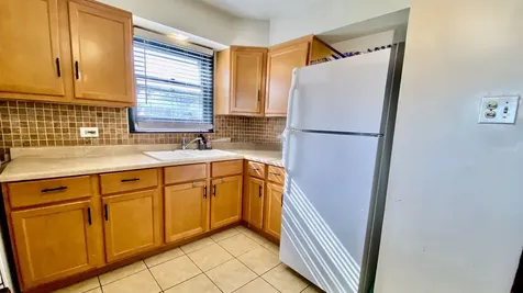 1633 East 93rd Street Chicago IL 60617