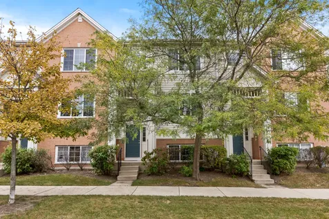 726 Hanbury Drive Des Plaines IL 60016