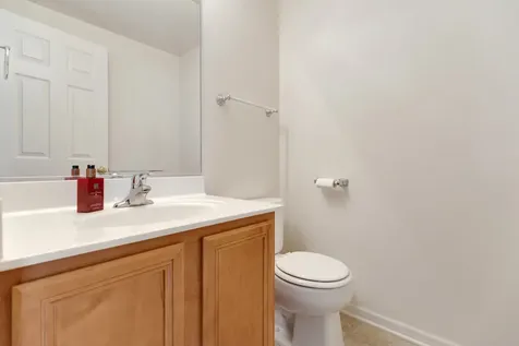 726 Hanbury Drive Des Plaines IL 60016