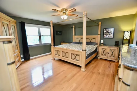 2711 Old Oak Drive Mchenry IL 60050
