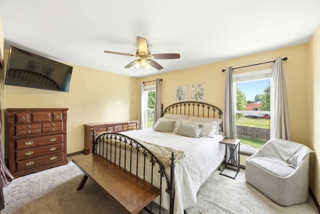 2096 Edinburgh Lane Aurora IL 60504