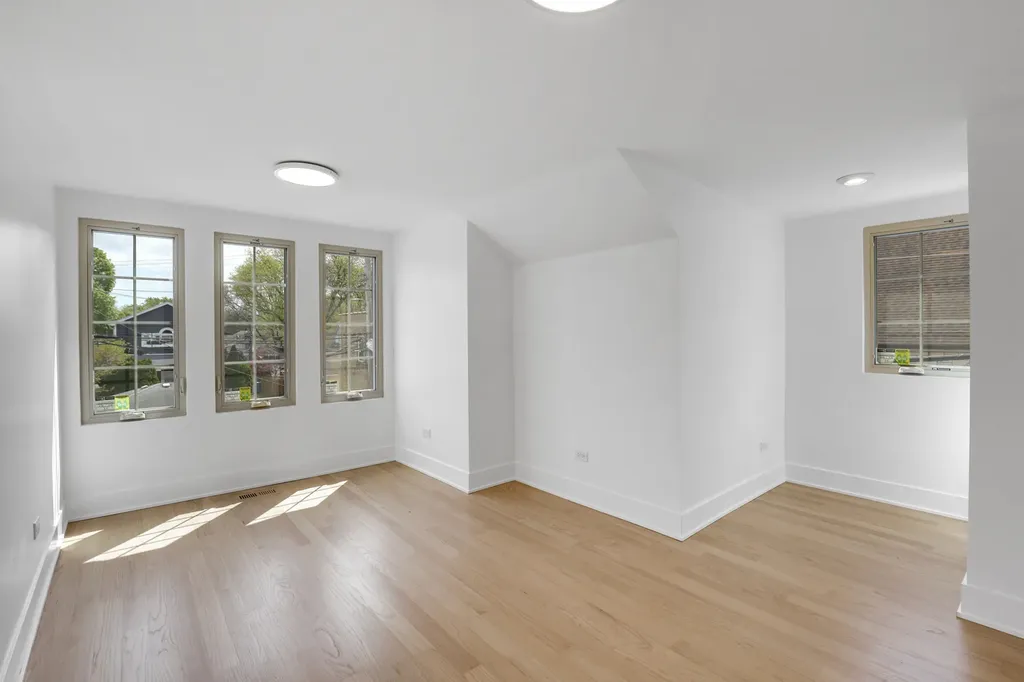 4915 North Kostner Avenue Chicago IL 60630