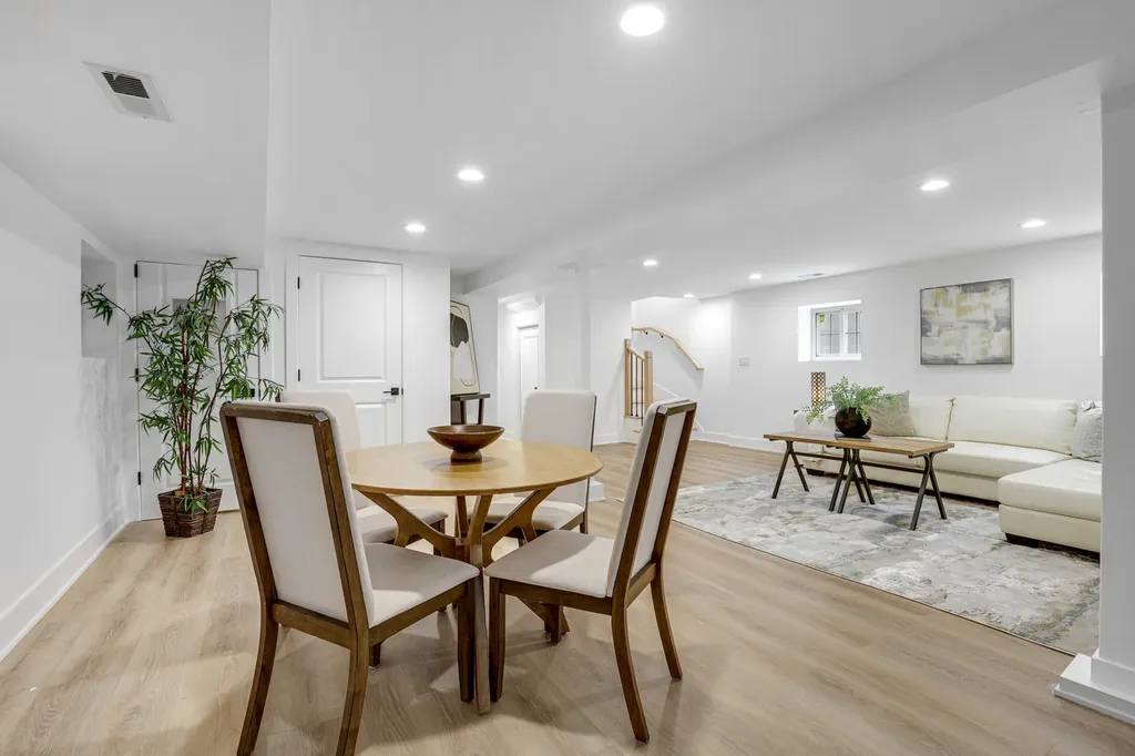 4915 North Kostner Avenue Chicago IL 60630