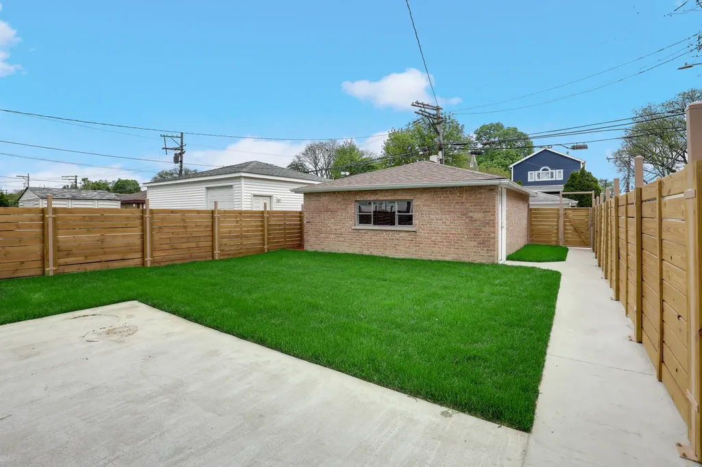 4915 North Kostner Avenue Chicago IL 60630