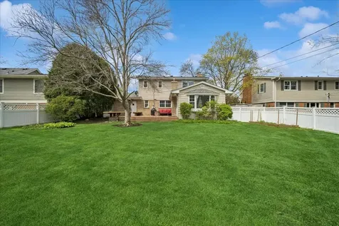 1317 Knollwood Road Deerfield IL 60015