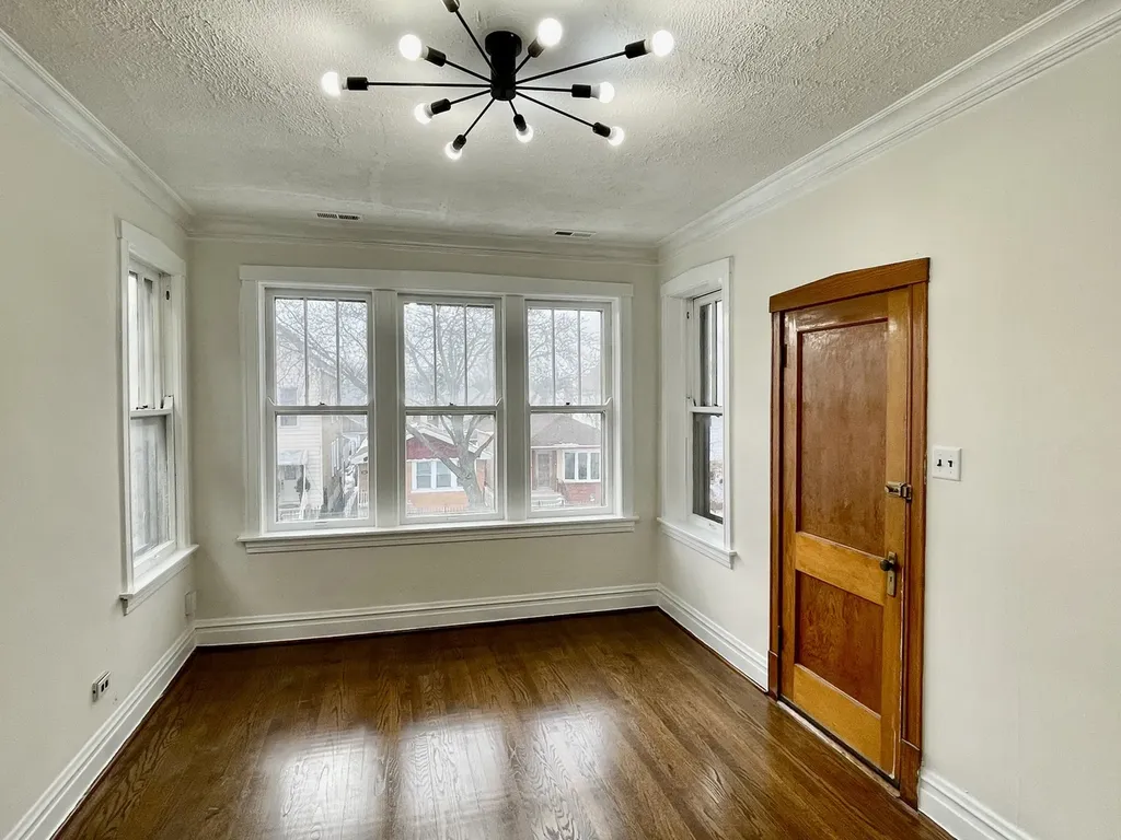 4435 South Artesian Avenue Chicago IL 60632