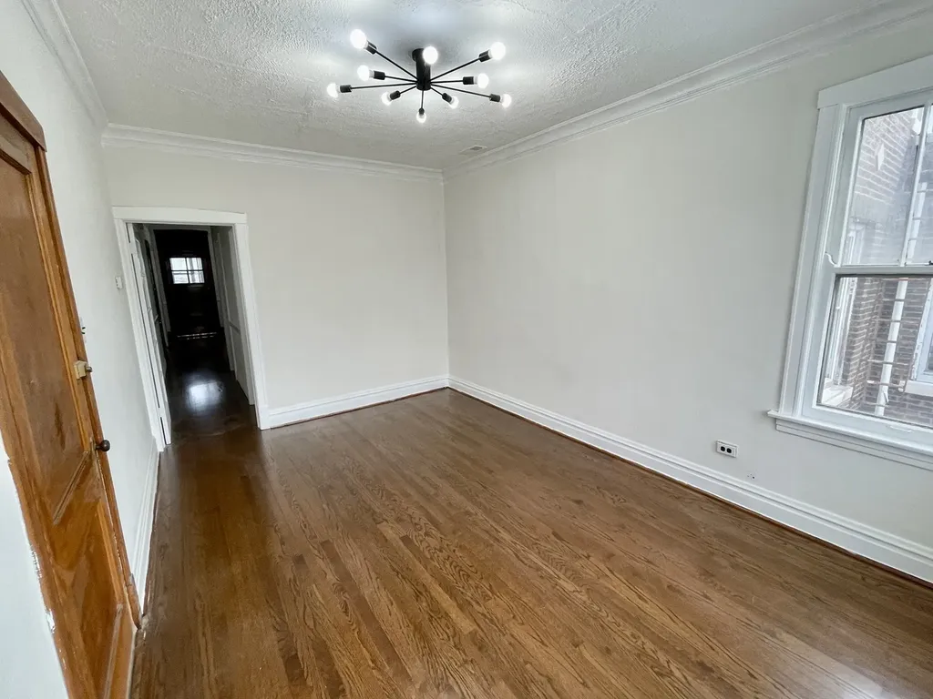 4435 South Artesian Avenue Chicago IL 60632