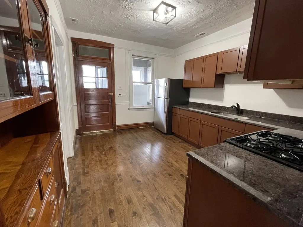 4435 South Artesian Avenue Chicago IL 60632