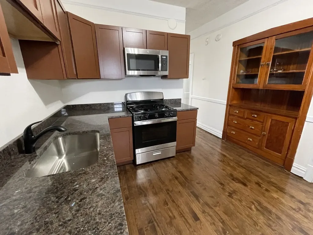 4435 South Artesian Avenue Chicago IL 60632