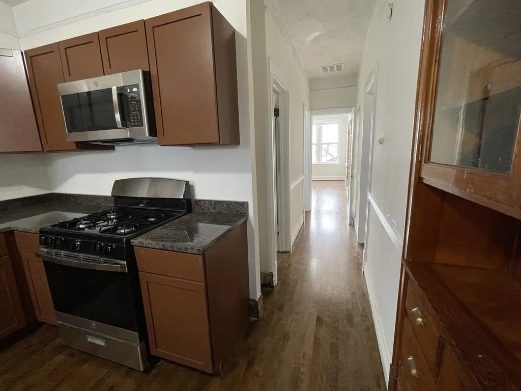 4435 South Artesian Avenue Chicago IL 60632