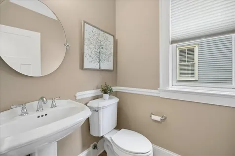 407 Mckinley Avenue Libertyville IL 60048