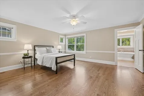407 Mckinley Avenue Libertyville IL 60048