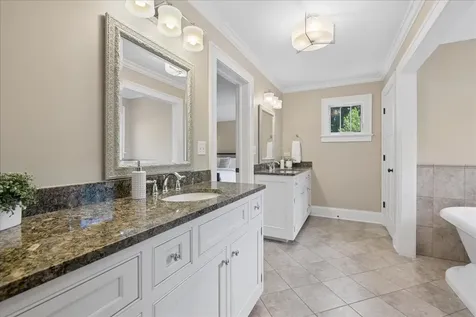 407 Mckinley Avenue Libertyville IL 60048