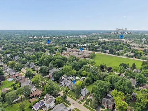 407 Mckinley Avenue Libertyville IL 60048
