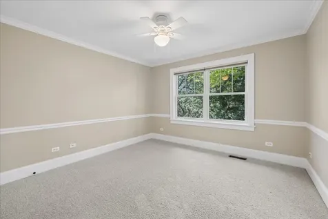 407 Mckinley Avenue Libertyville IL 60048