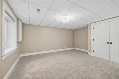 407 Mckinley Avenue Libertyville IL 60048