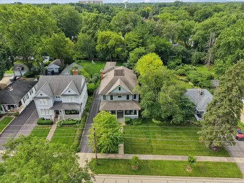 407 Mckinley Avenue Libertyville IL 60048