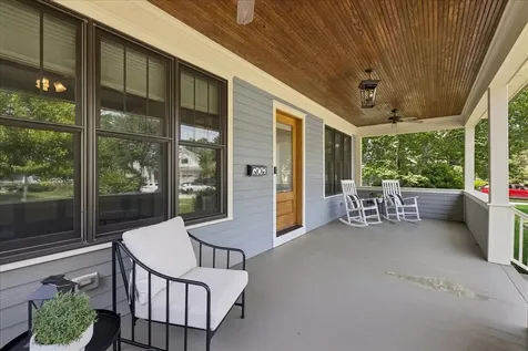 407 Mckinley Avenue Libertyville IL 60048
