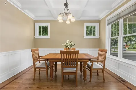 407 Mckinley Avenue Libertyville IL 60048