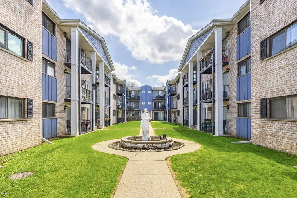 8519 West Catherine Avenue Chicago IL 60656