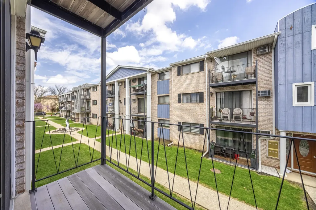 8519 West Catherine Avenue Chicago IL 60656