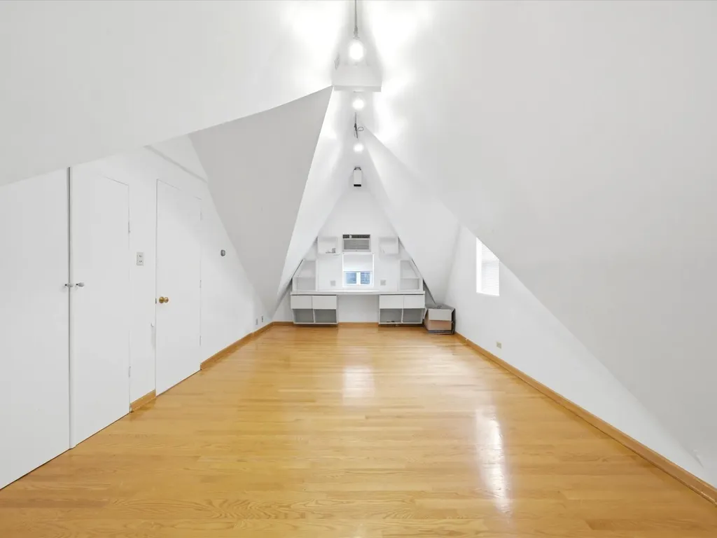 5919 North Bernard Street Chicago IL 60659